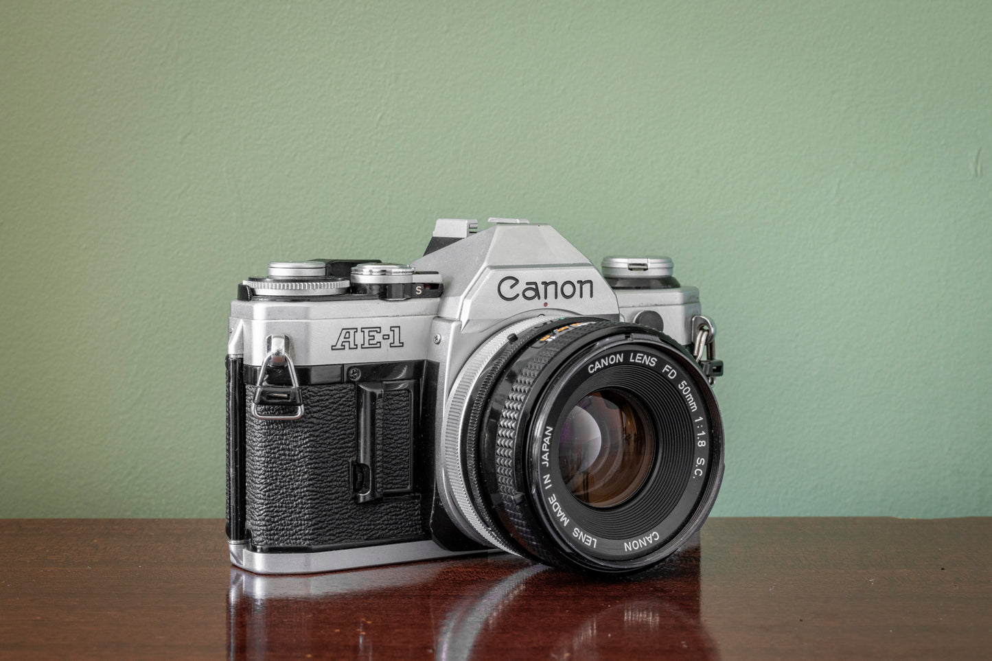 Stunning 1980s Canon AE1 35mm SLR Film Camera + Canon 50mm F1.8 FD S.C. Lens - Silver