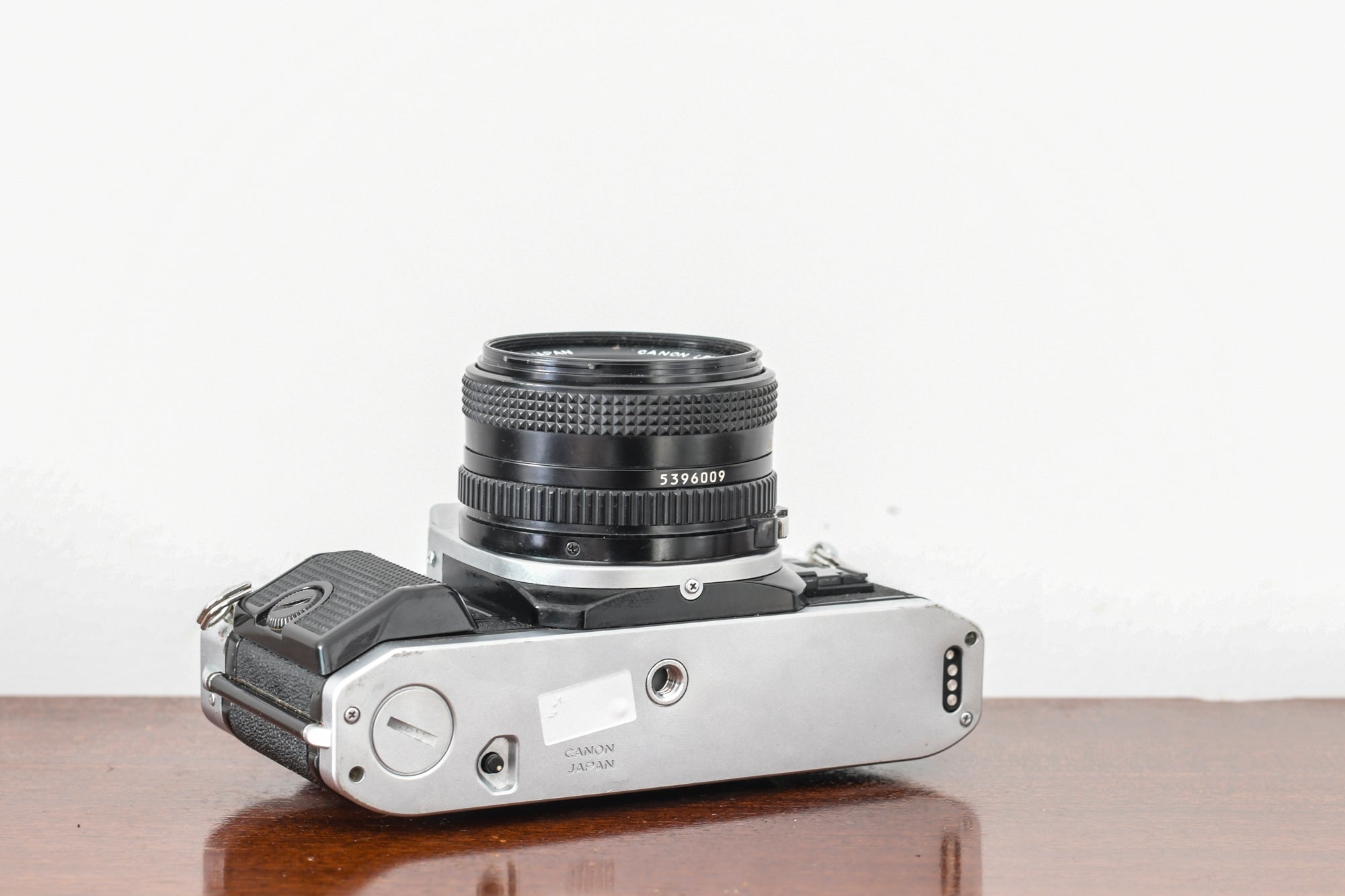 【購入可能】Canon AE-1 PROGRAM/FD 50mm 1:1.8 (良品） インスタントカメラ