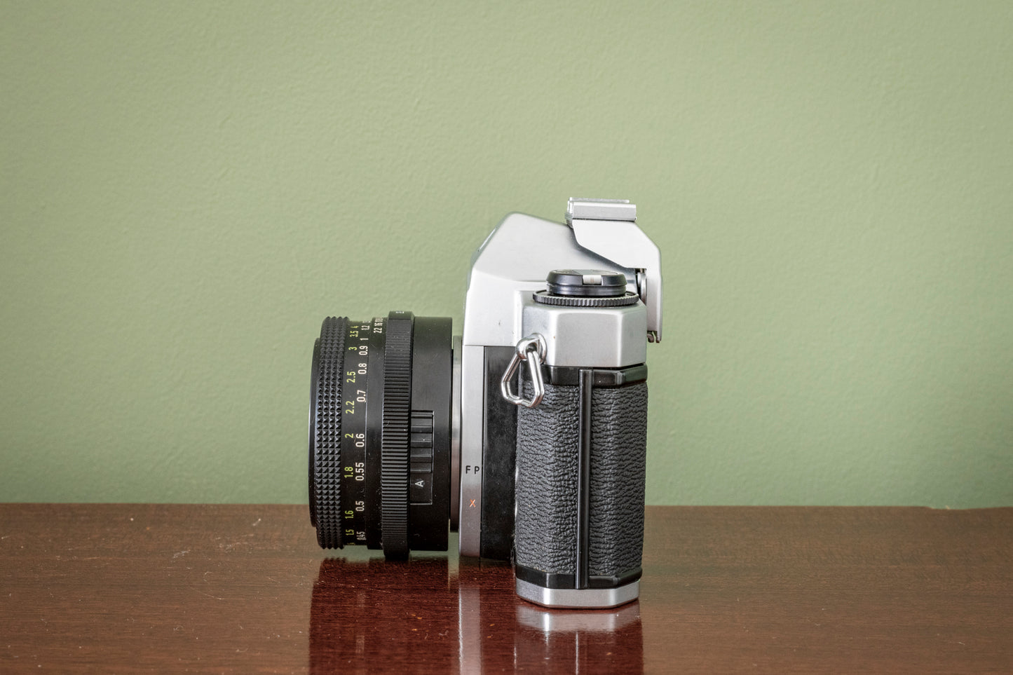 Mint 1960s ASAHI Pentax SL 35mm SLR Film Camera + 50mm Carl Zeiss F2.8 Lens