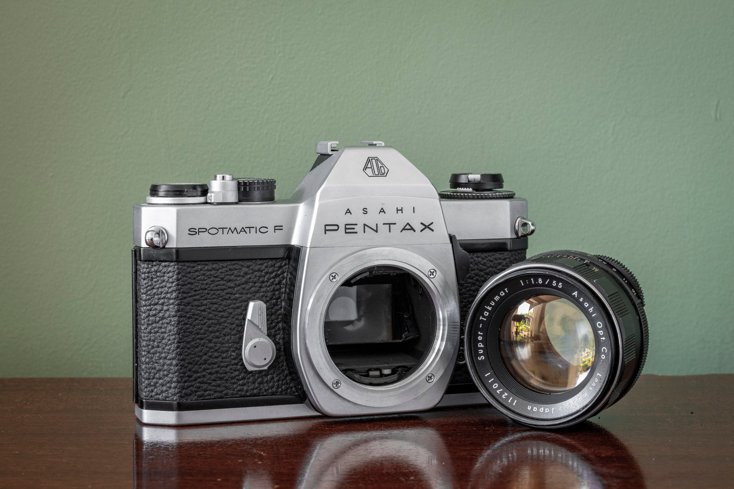 Mint 1960s ASAHI Pentax Spotmatic F 35mm SLR Film Camera + ASAHI 55mm F1.8 Super Takumar Lens